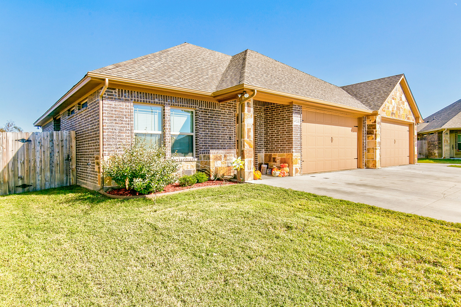 4921 Opal Court